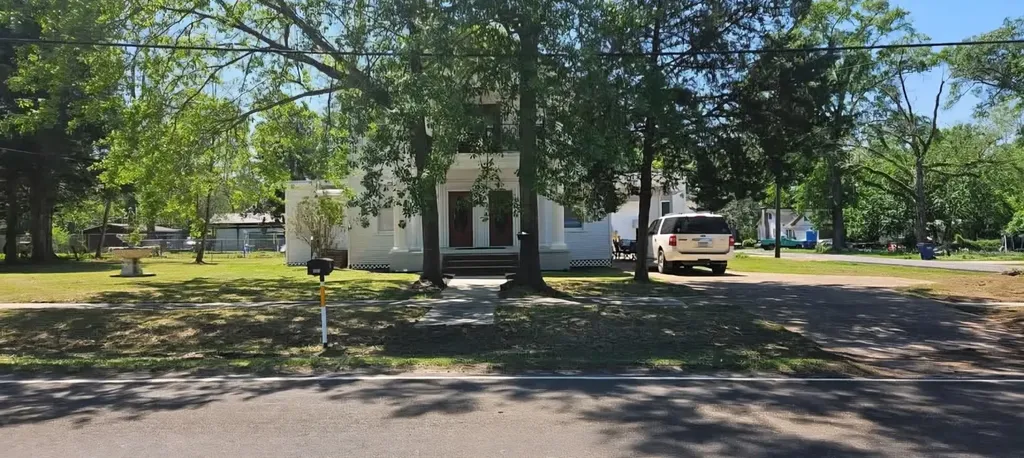 305 W Main Street Kirbyville TX 75956