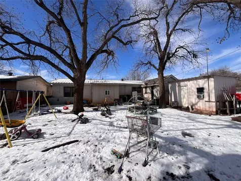 513 Scott Street Tye TX 79563