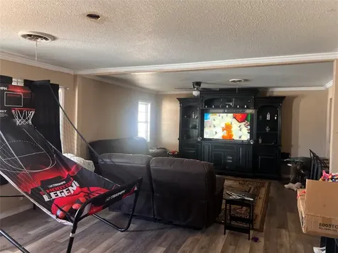513 Scott Street Tye TX 79563