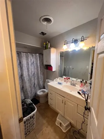 513 Scott Street Tye TX 79563