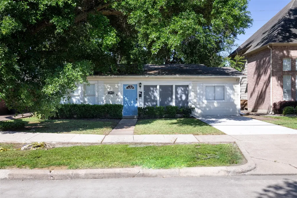 5808 Community Drive Houston TX 77005