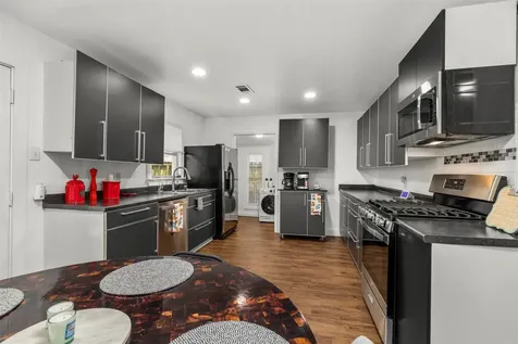 5808 Community Drive Houston TX 77005
