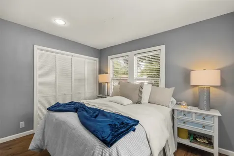 5808 Community Drive Houston TX 77005