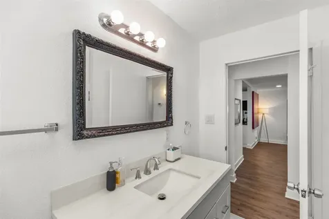 5808 Community Drive Houston TX 77005