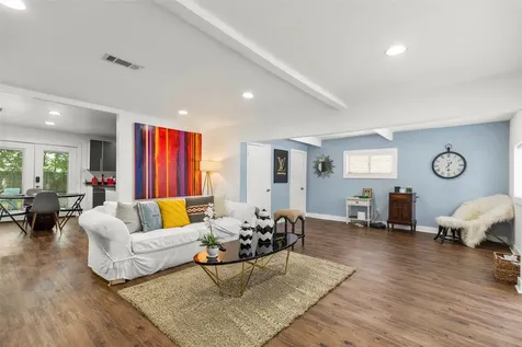 5808 Community Drive Houston TX 77005