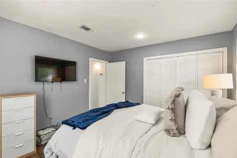 5808 Community Drive Houston TX 77005