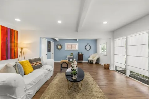 5808 Community Drive Houston TX 77005