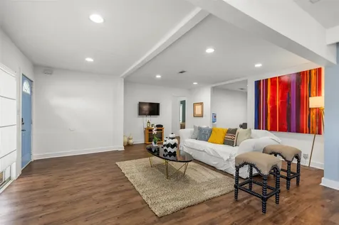 5808 Community Drive Houston TX 77005
