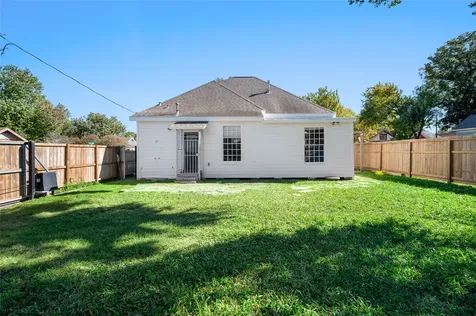 1619 Chapman Street Houston TX 77009