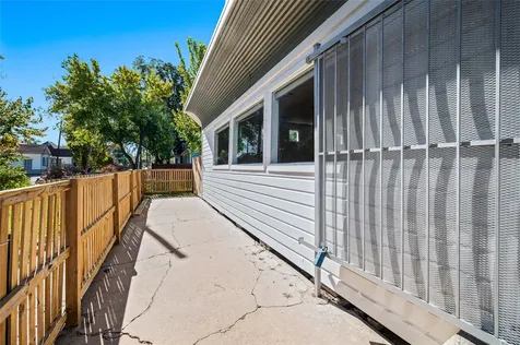 1619 Chapman Street Houston TX 77009