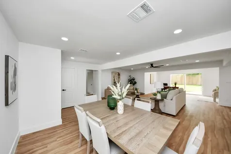 6249 Locke Lane Houston TX 77057