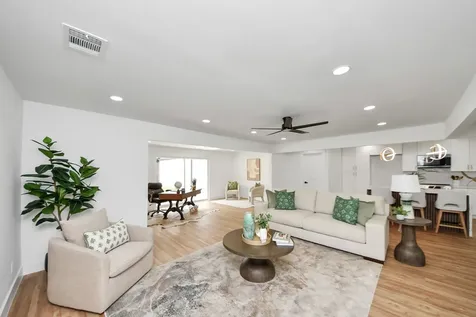 6249 Locke Lane Houston TX 77057