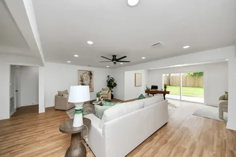 6249 Locke Lane Houston TX 77057