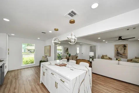 6249 Locke Lane Houston TX 77057