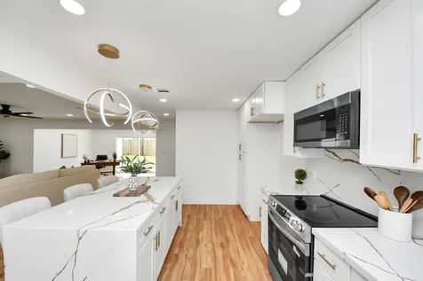 6249 Locke Lane Houston TX 77057