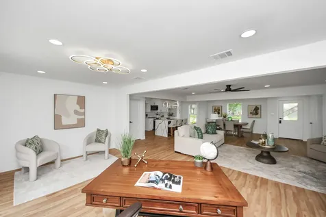 6249 Locke Lane Houston TX 77057