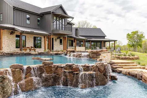 6164 Brazos Bow Way Washington TX 77880