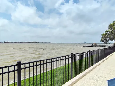 205 Yacht Club Lane 205 Seabrook TX 77586