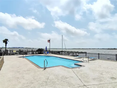 205 Yacht Club Lane 205 Seabrook TX 77586