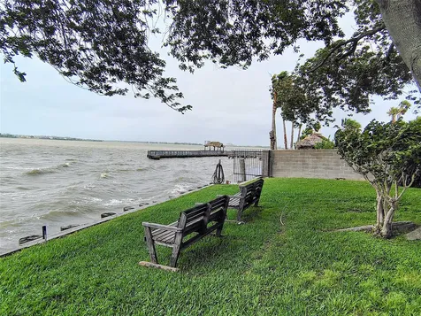 205 Yacht Club Lane 205 Seabrook TX 77586