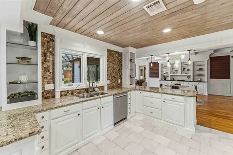 4031 Fernwood Drive Houston TX 77021