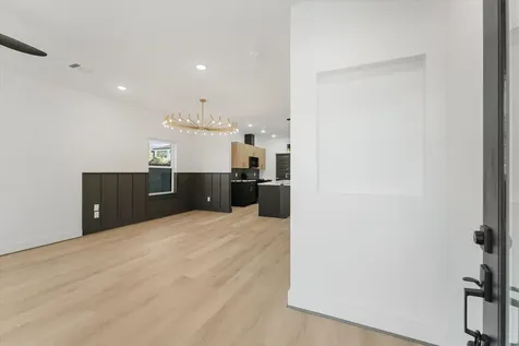 1010 Calvin Avenue B Houston TX 77088