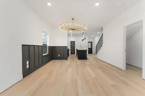 1010 Calvin Avenue B Houston TX 77088