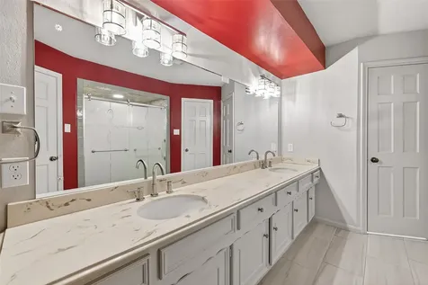 5711 Bermuda Dunes Drive Houston TX 77069