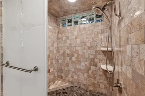 5711 Bermuda Dunes Drive Houston TX 77069