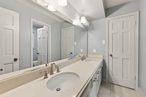 5711 Bermuda Dunes Drive Houston TX 77069