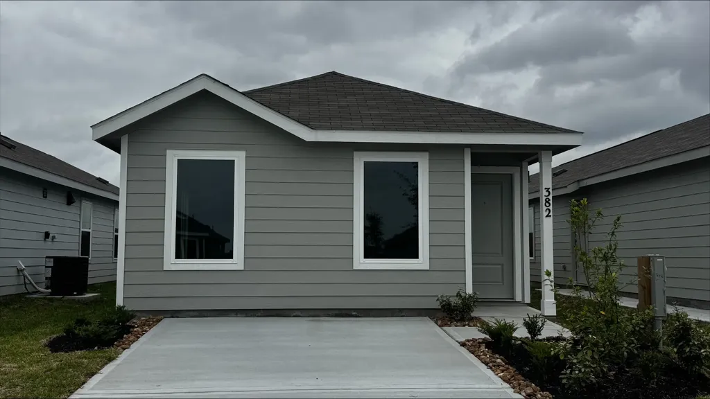 382 Lucia Way Cleveland TX 77327