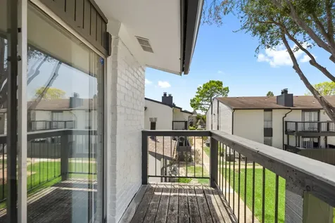 10101 Forum Park Drive 2003 Houston TX 77036
