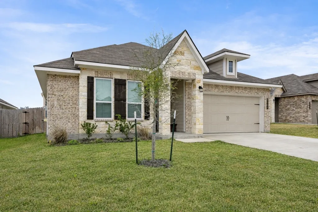 2208 Johnny Lyon Court Bryan TX 77807