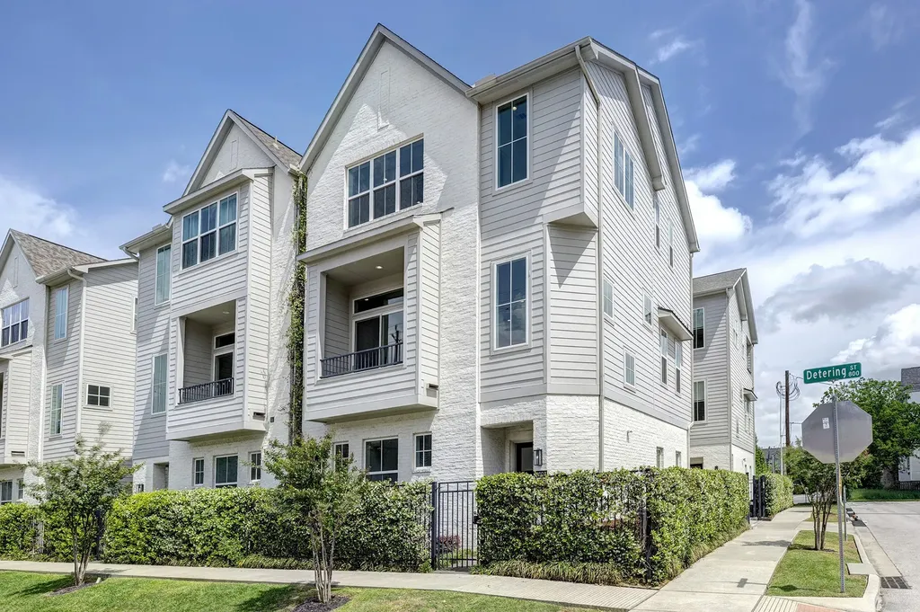 802 Detering Street Houston TX 77007