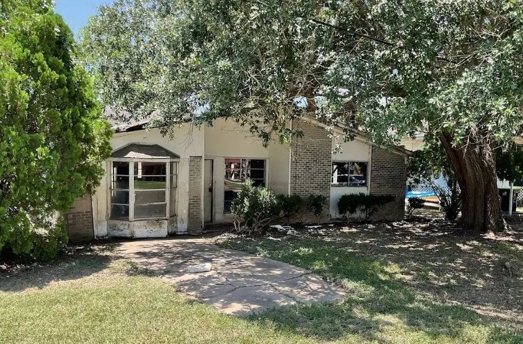 1517 Columbine Street Wharton TX 77488