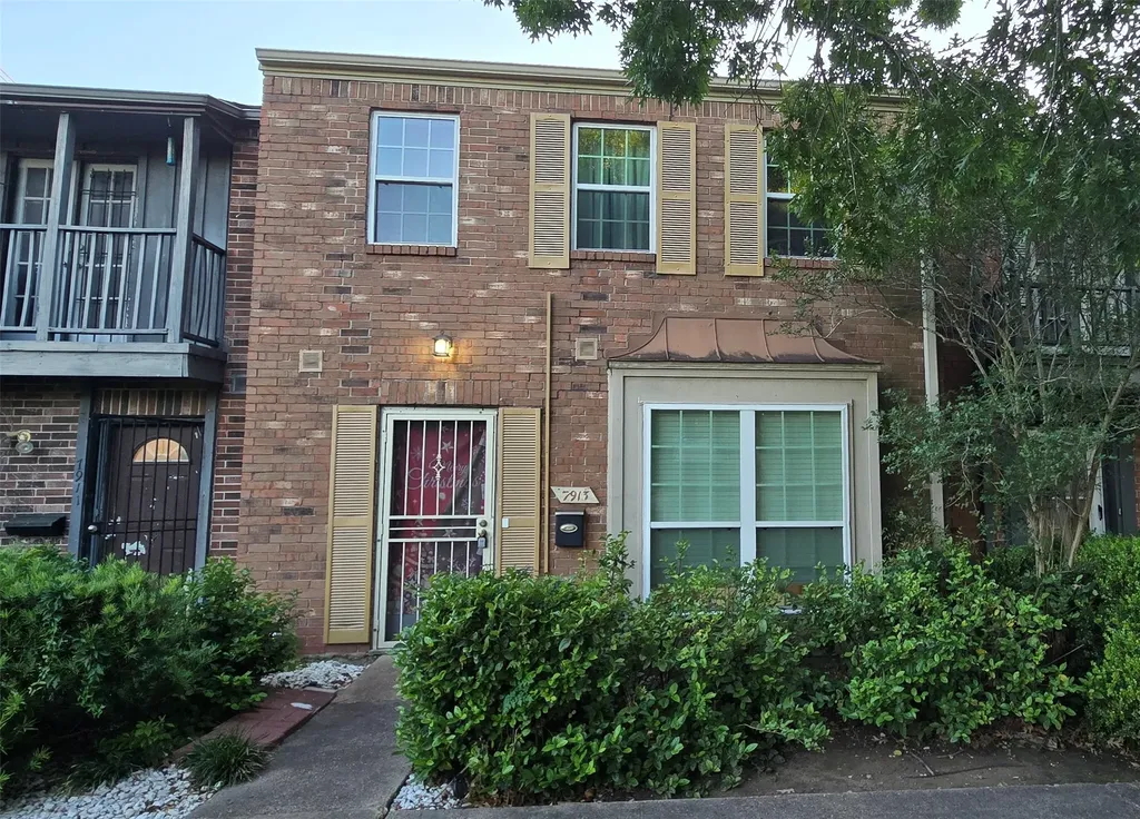 7913 Grove Ridge Drive Houston TX 77061