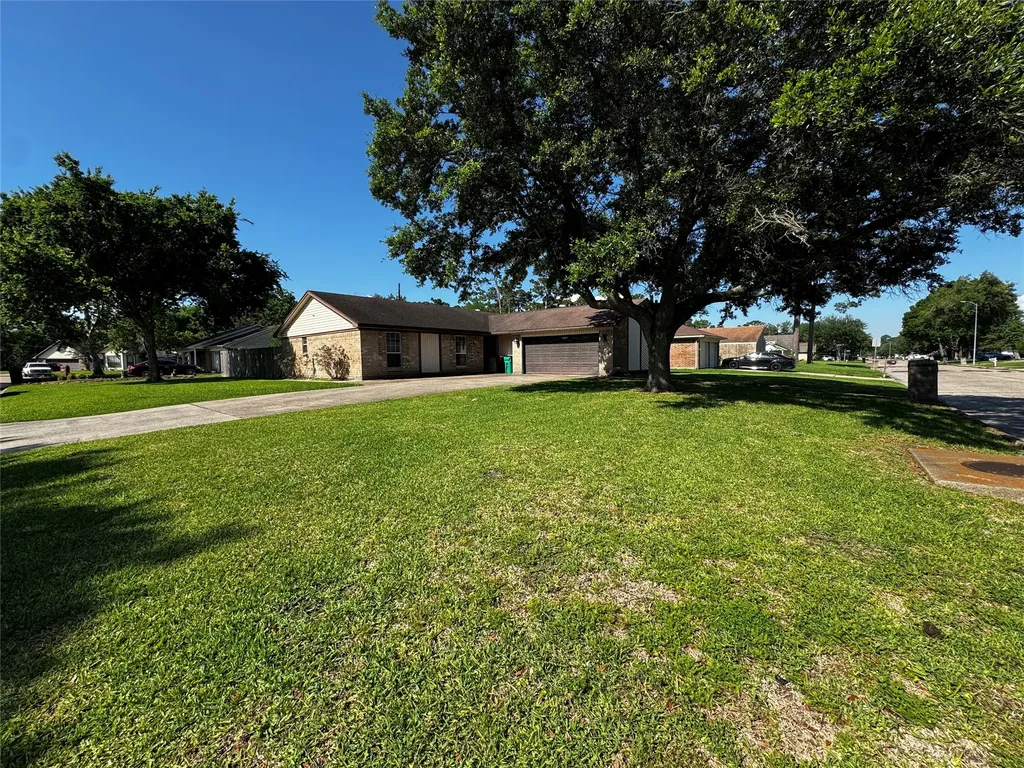 9914 El Chaco Street Baytown TX 77521