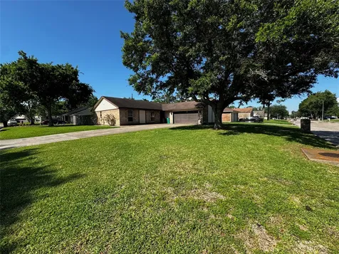 9914 El Chaco Street Baytown TX 77521