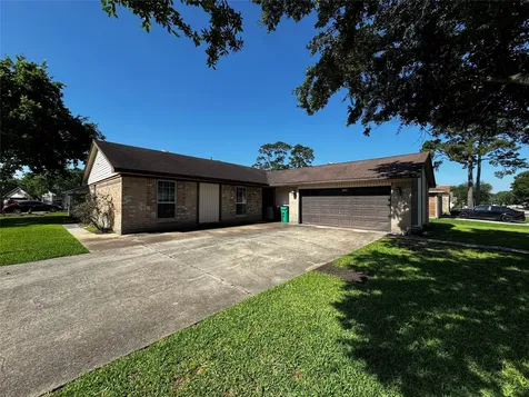 9914 El Chaco Street Baytown TX 77521