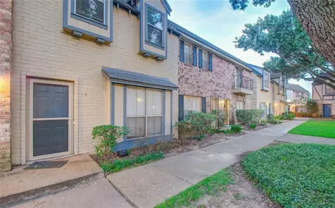 14703 Barryknoll Lane 18 Houston TX 77079