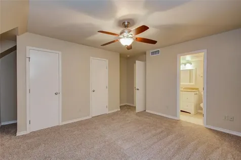 14703 Barryknoll Lane 18 Houston TX 77079