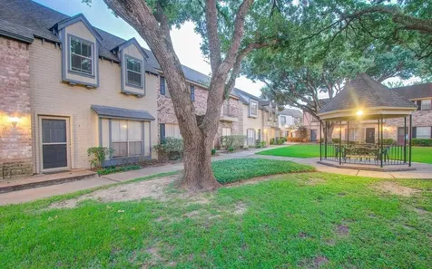 14703 Barryknoll Lane 18 Houston TX 77079