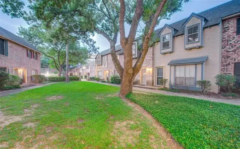 14703 Barryknoll Lane 18 Houston TX 77079