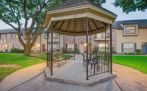 14703 Barryknoll Lane 18 Houston TX 77079