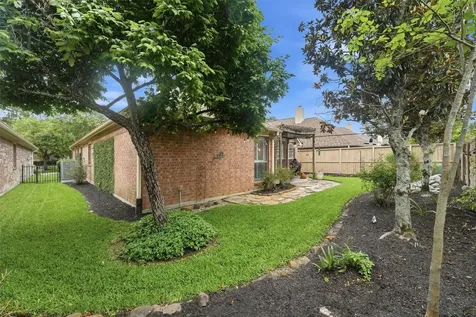 26925 Merlot River Drive Kingwood TX 77339