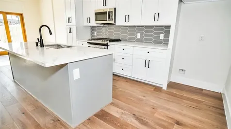 1510 Weiss Street Houston TX 77009