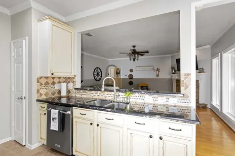 4311 Green Tree Court Pasadena TX 77505