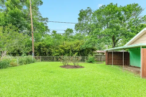 311 Carnation Street Lake Jackson TX 77566