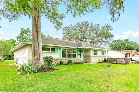 311 Carnation Street Lake Jackson TX 77566