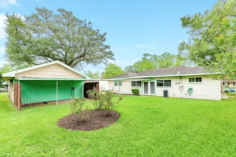 311 Carnation Street Lake Jackson TX 77566